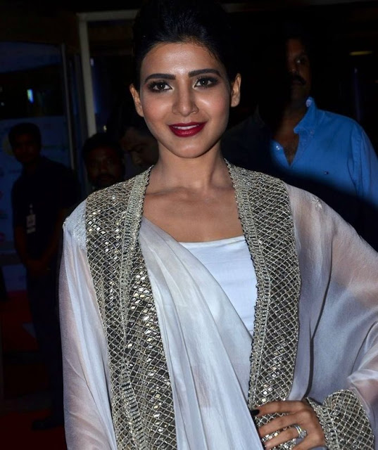 Samantha In White Dress At Jio Filmfare South Awards 30